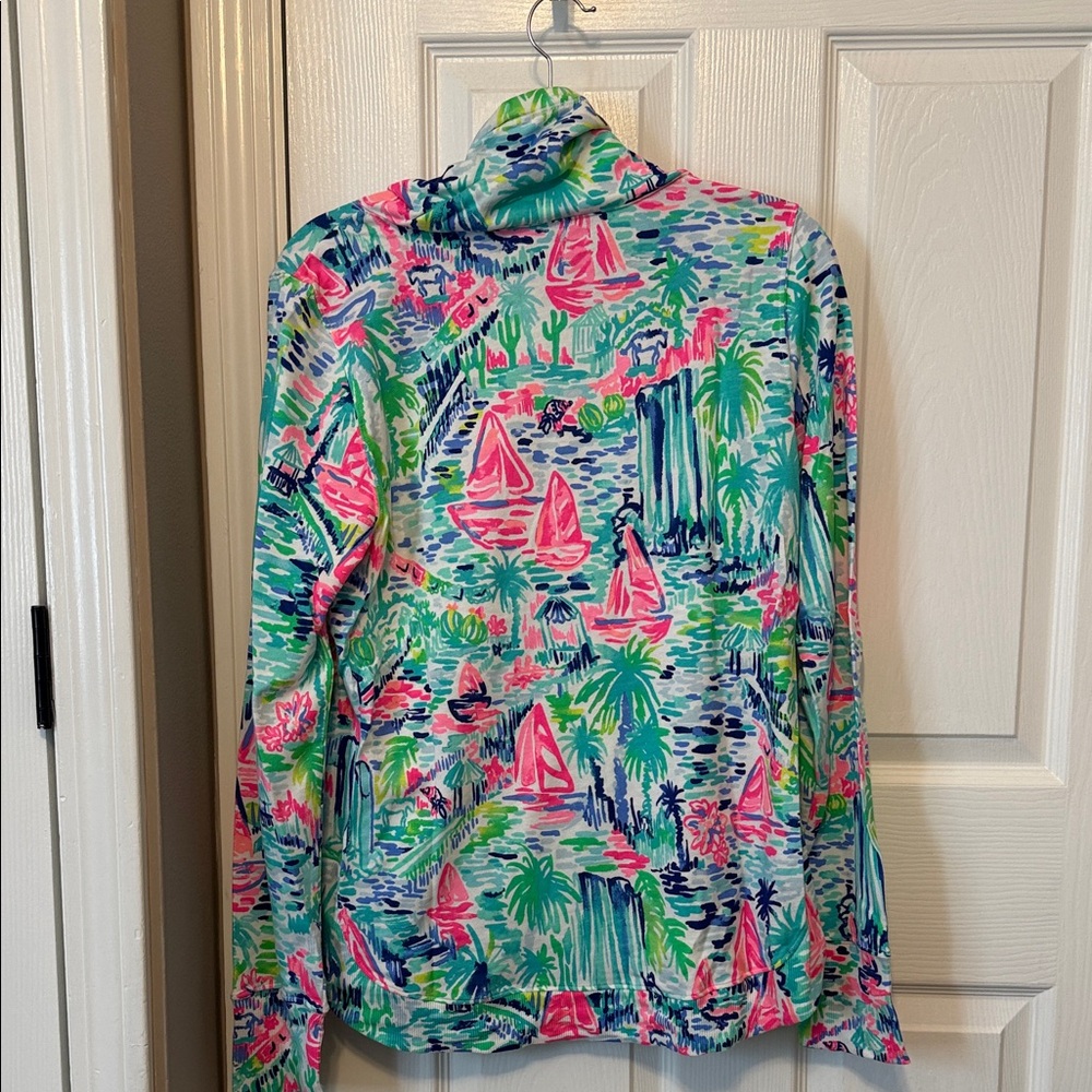 Lilly Pulitzer Colorful Women's Top with Tropical Print - Picture 2 of 2
